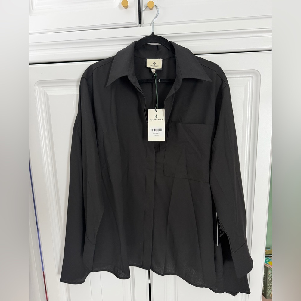 NWT tuckernuck swing style button down top